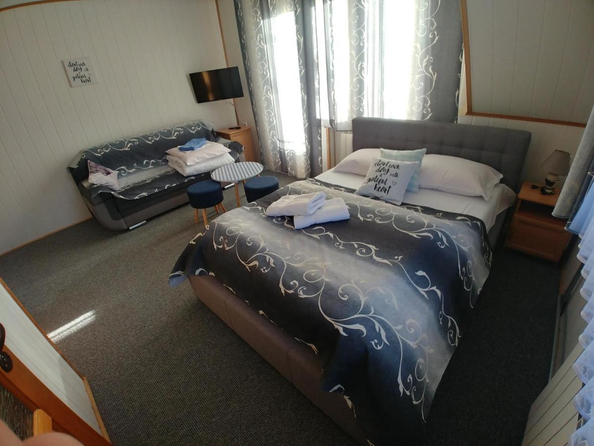U Hani W Poblizu Goracy Potok I Termy 斯扎法拉瑞 外观 照片